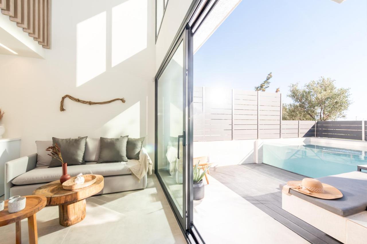 Serene Seafront Villas Неа-Ираклия Экстерьер фото
