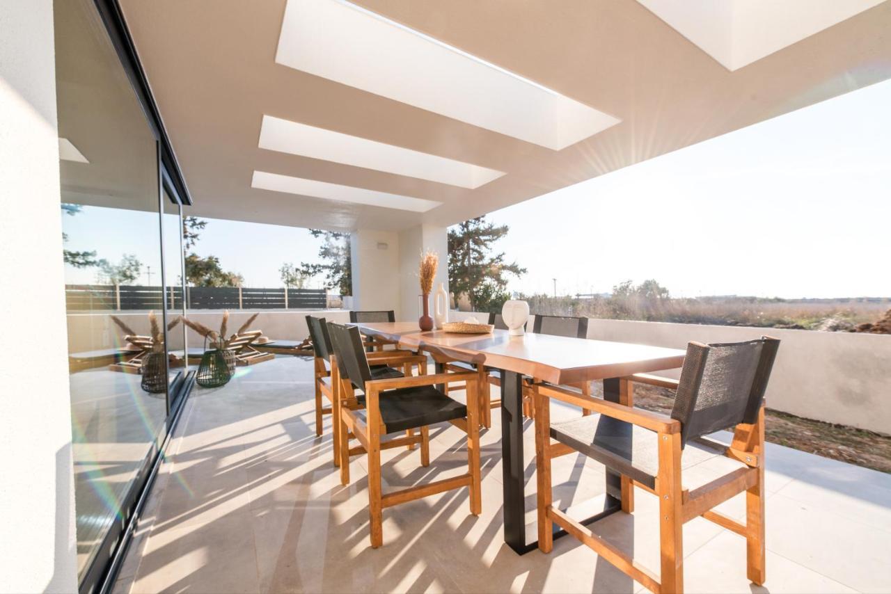 Serene Seafront Villas Неа-Ираклия Экстерьер фото