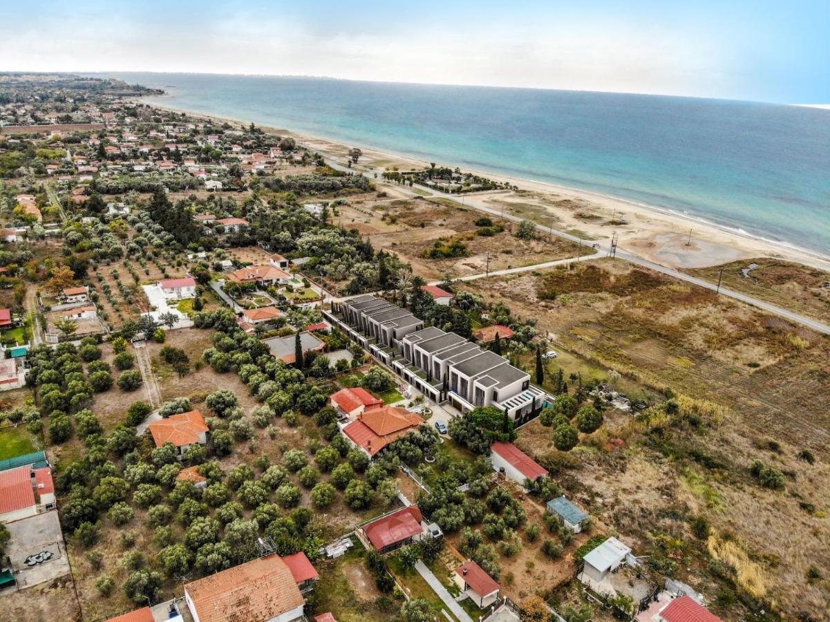 Serene Seafront Villas Неа-Ираклия Экстерьер фото